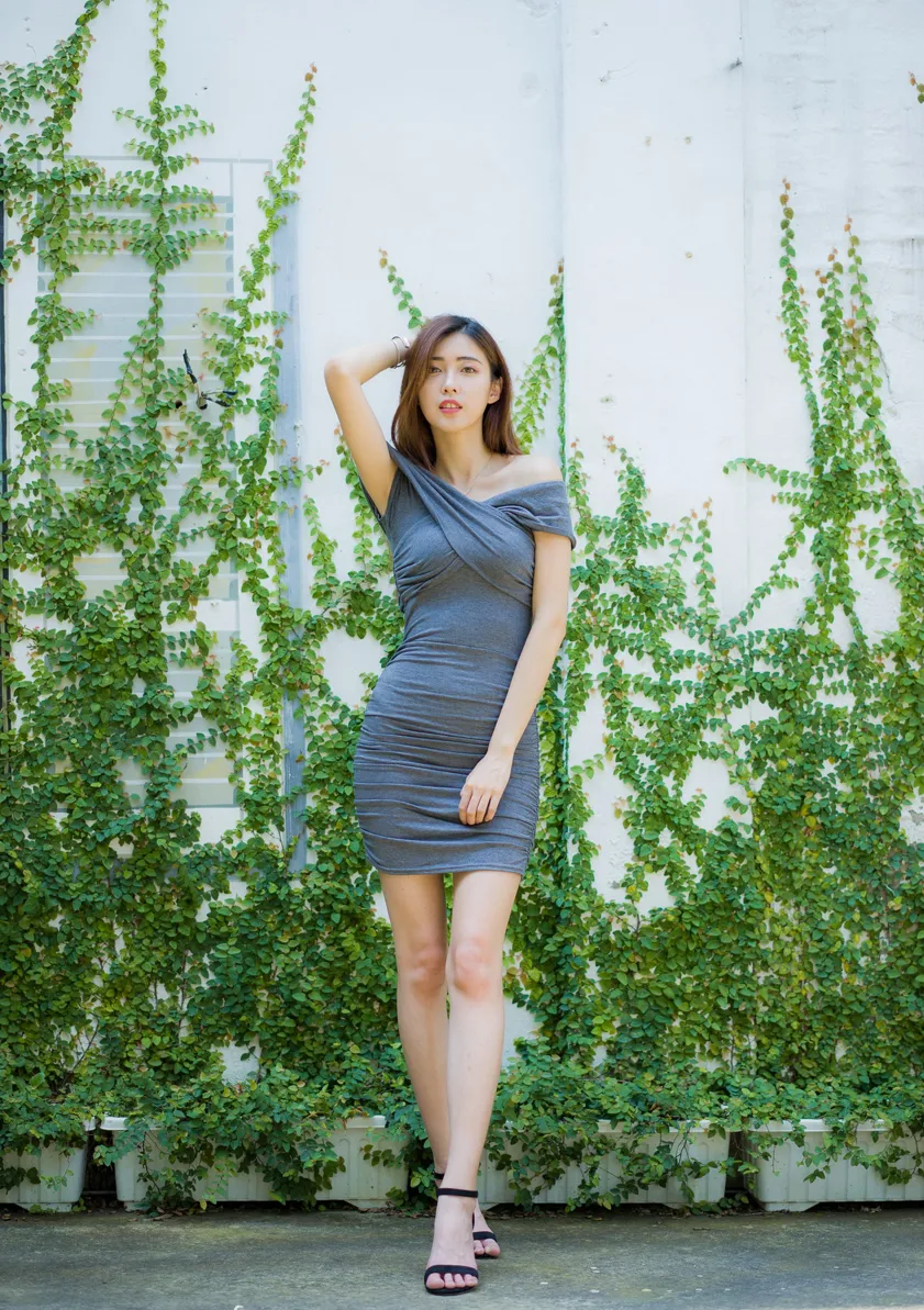 [Mzsock] NO.207 Jin Yunqiao off-shoulder dress and short skirt with high legs street photography#[54P]-31