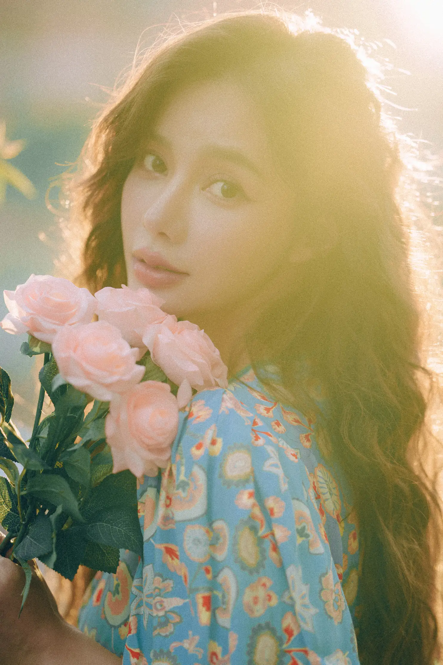 [YITUYU] 2022.06.25 Vol.1282 – Glowing hair, the goddess under the bougainvillea waterfall Classmate Shuwen#[55P]-55